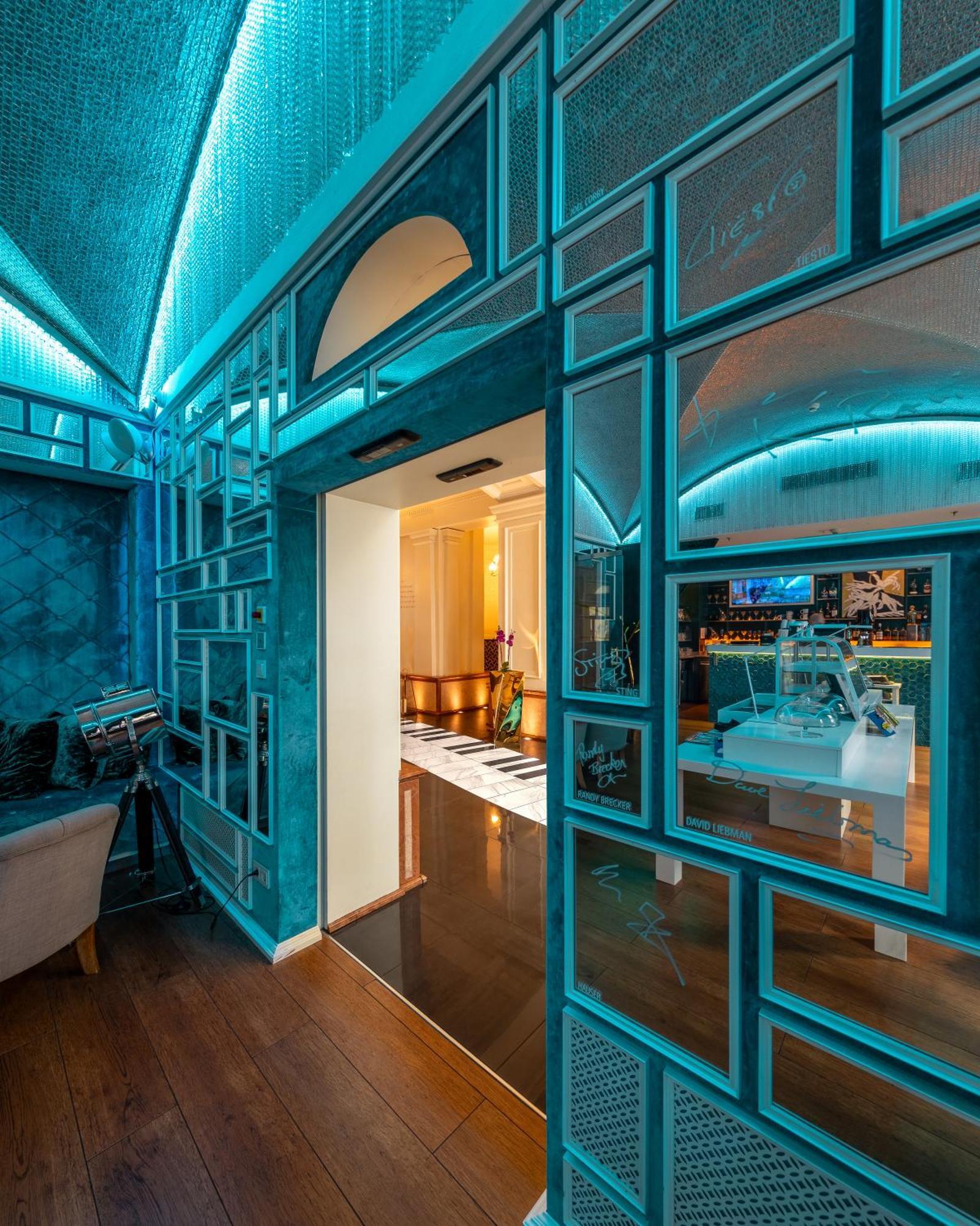 Aria By Library Collection Hotel 5*